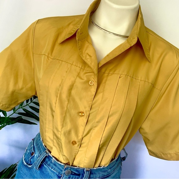 v i n t a g e :: Pleated Boxy Mustard Buttoned Blouse - Picture 7 of 7